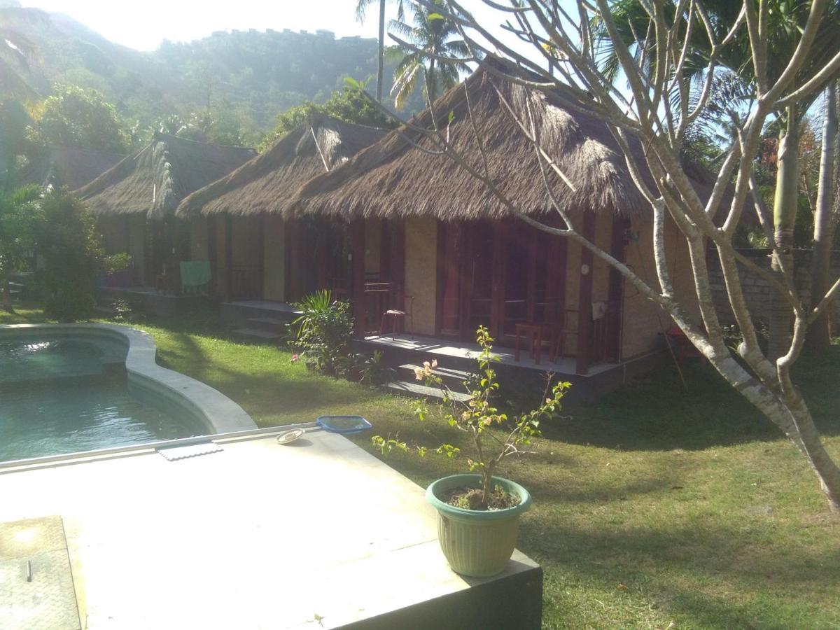 Airas' Garden Homestay Eco Bungalows Kuta  ภายนอก รูปภาพ