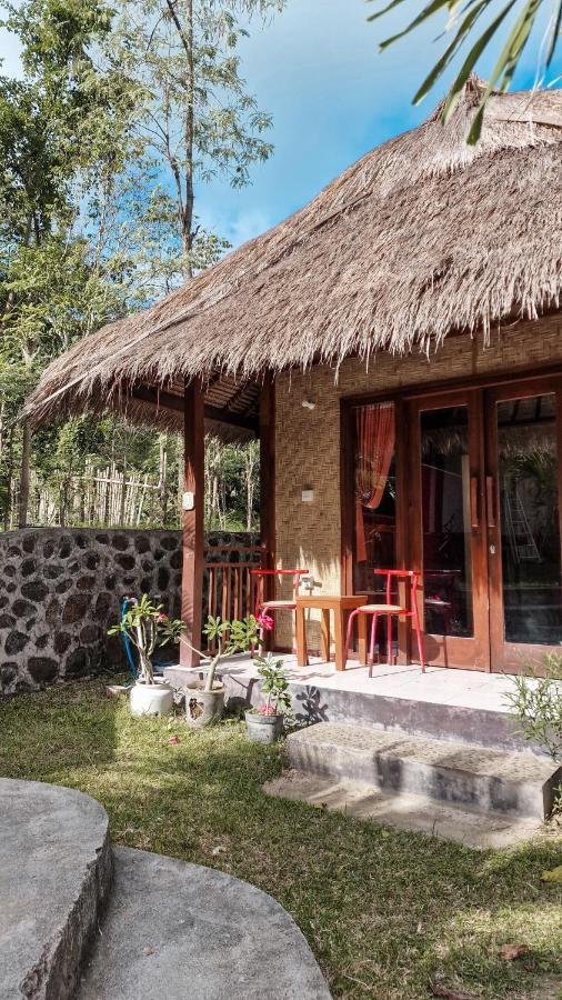 Airas' Garden Homestay Eco Bungalows Kuta  ภายนอก รูปภาพ