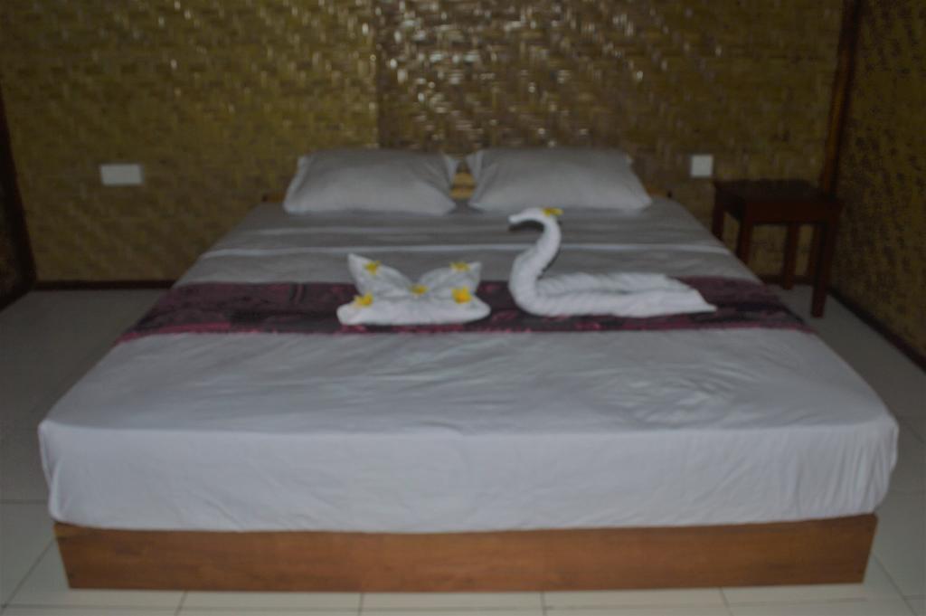 Airas' Garden Homestay Eco Bungalows Kuta  ภายนอก รูปภาพ