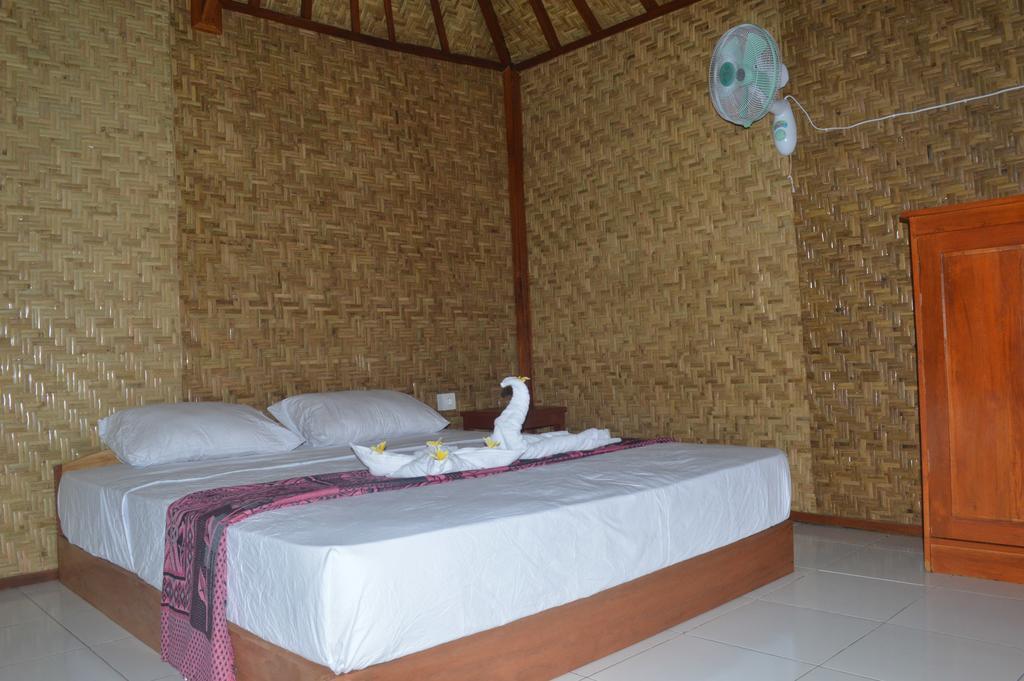 Airas' Garden Homestay Eco Bungalows Kuta  ภายนอก รูปภาพ