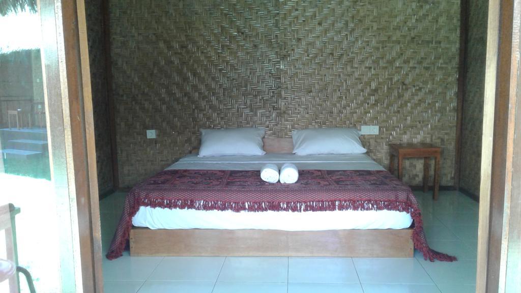 Airas' Garden Homestay Eco Bungalows Kuta  ภายนอก รูปภาพ