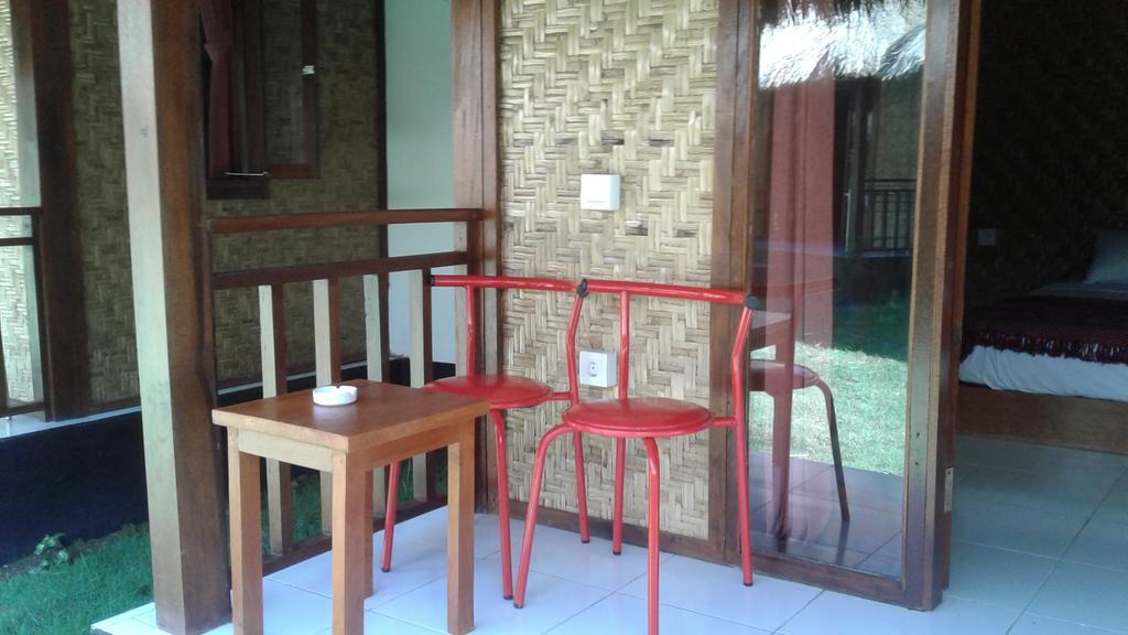 Airas' Garden Homestay Eco Bungalows Kuta  ภายนอก รูปภาพ